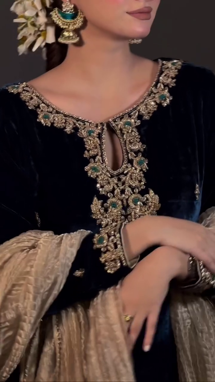 Floral Yoke Design Straight Sequinned Velvet Kurta with Skirt & Dupatta - Image 3