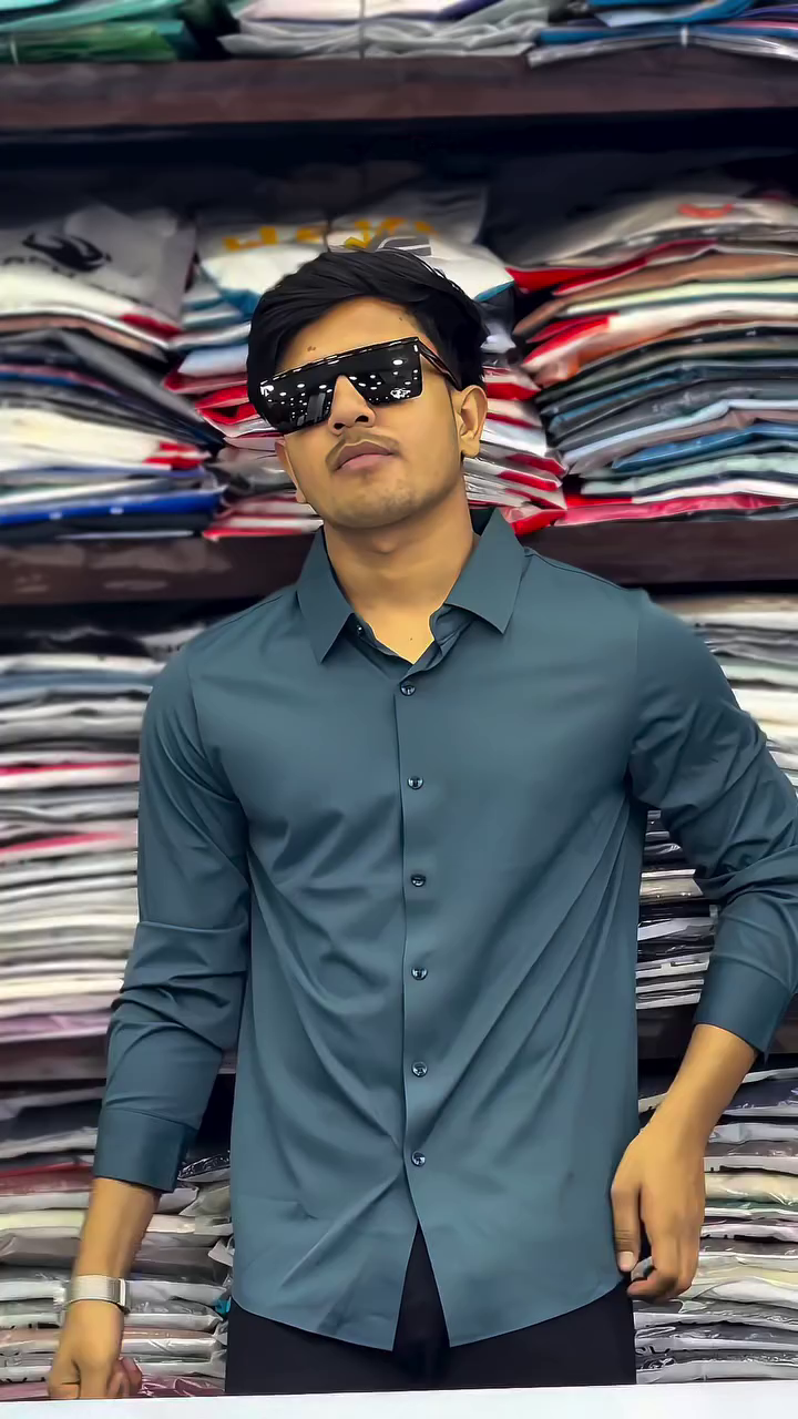 Men Comfort Fit Solid Spread Collar Casual Shirt